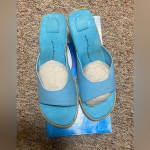 Women’s size 12w ocean blue espadrille cloudwalkers heel